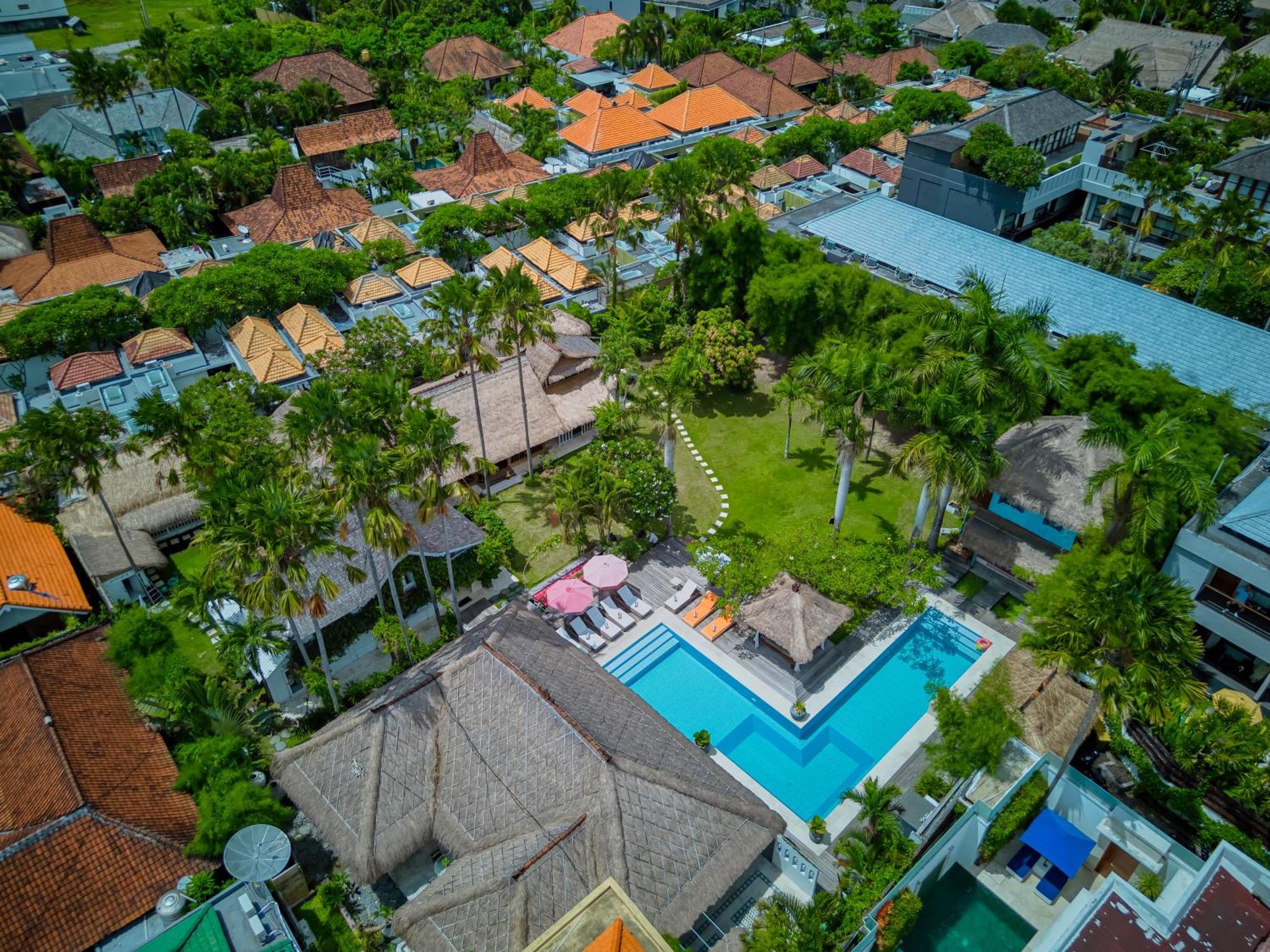 Villa Kalis, 10 Bedroom Family And Group Villa เซมินยัค ภายนอก รูปภาพ