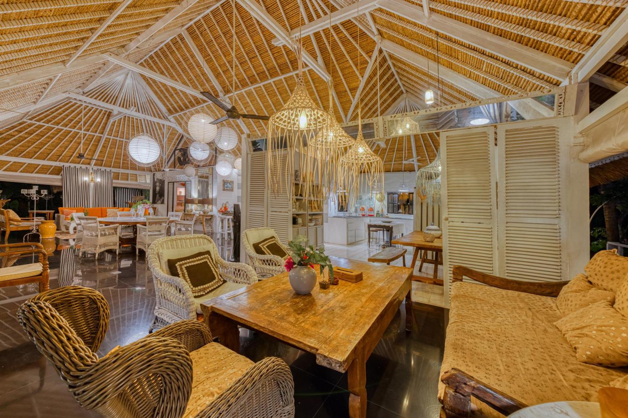 Villa Kalis, 10 Bedroom Family And Group Villa เซมินยัค ภายนอก รูปภาพ