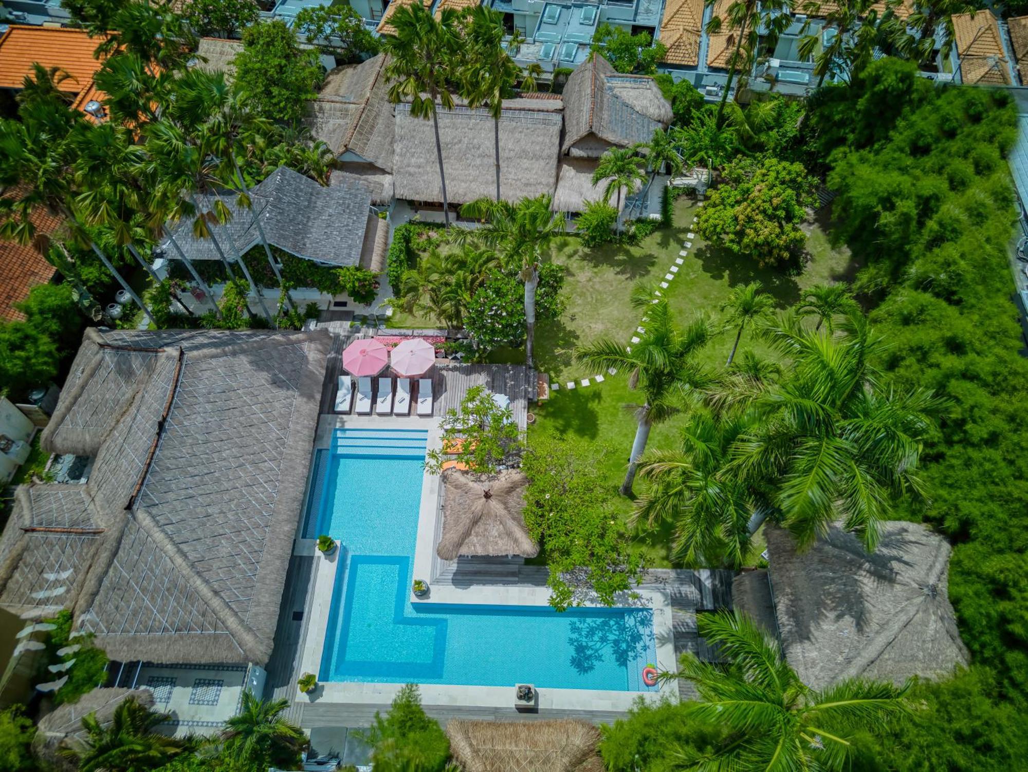 Villa Kalis, 10 Bedroom Family And Group Villa เซมินยัค ภายนอก รูปภาพ