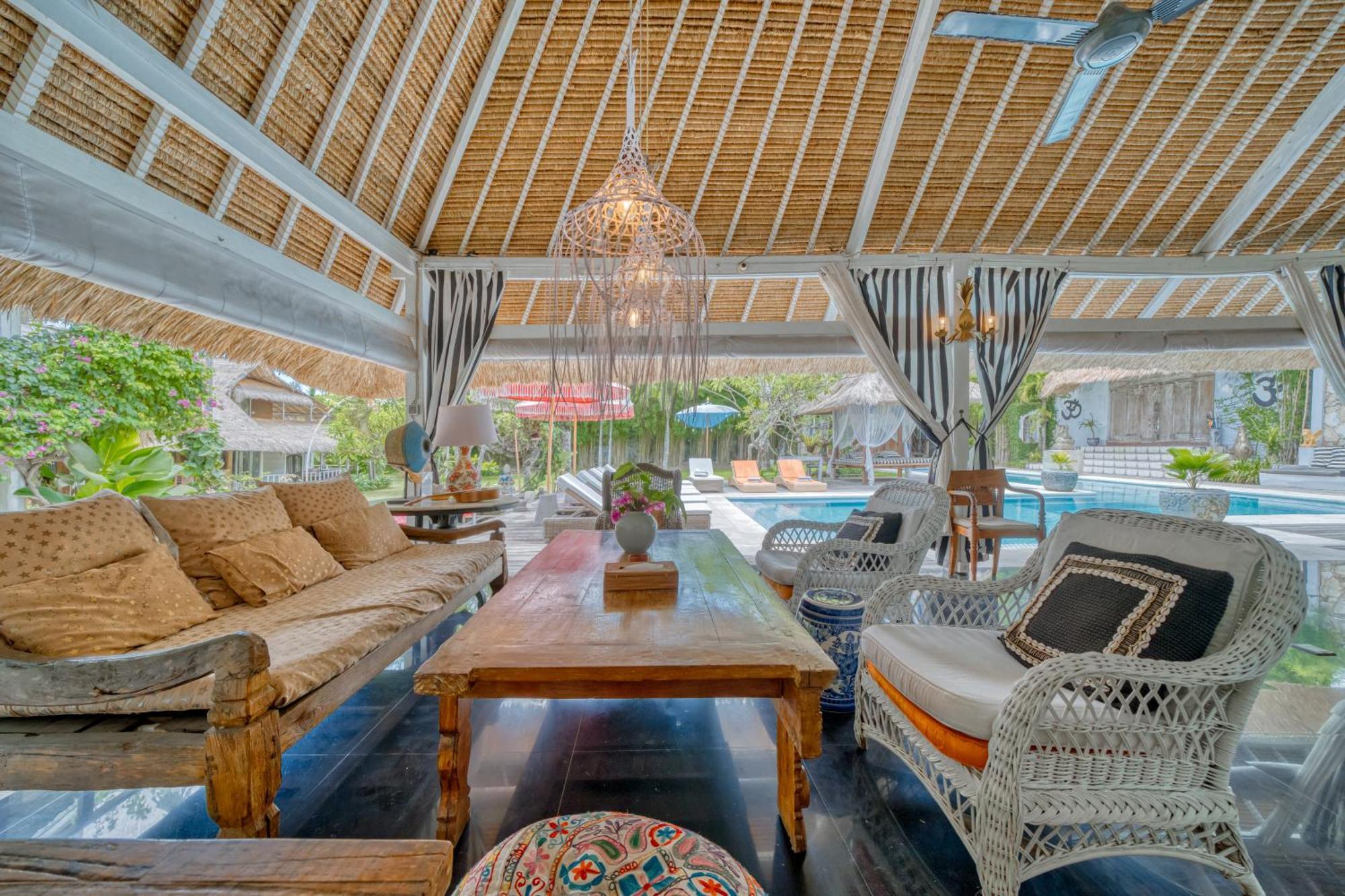 Villa Kalis, 10 Bedroom Family And Group Villa เซมินยัค ภายนอก รูปภาพ