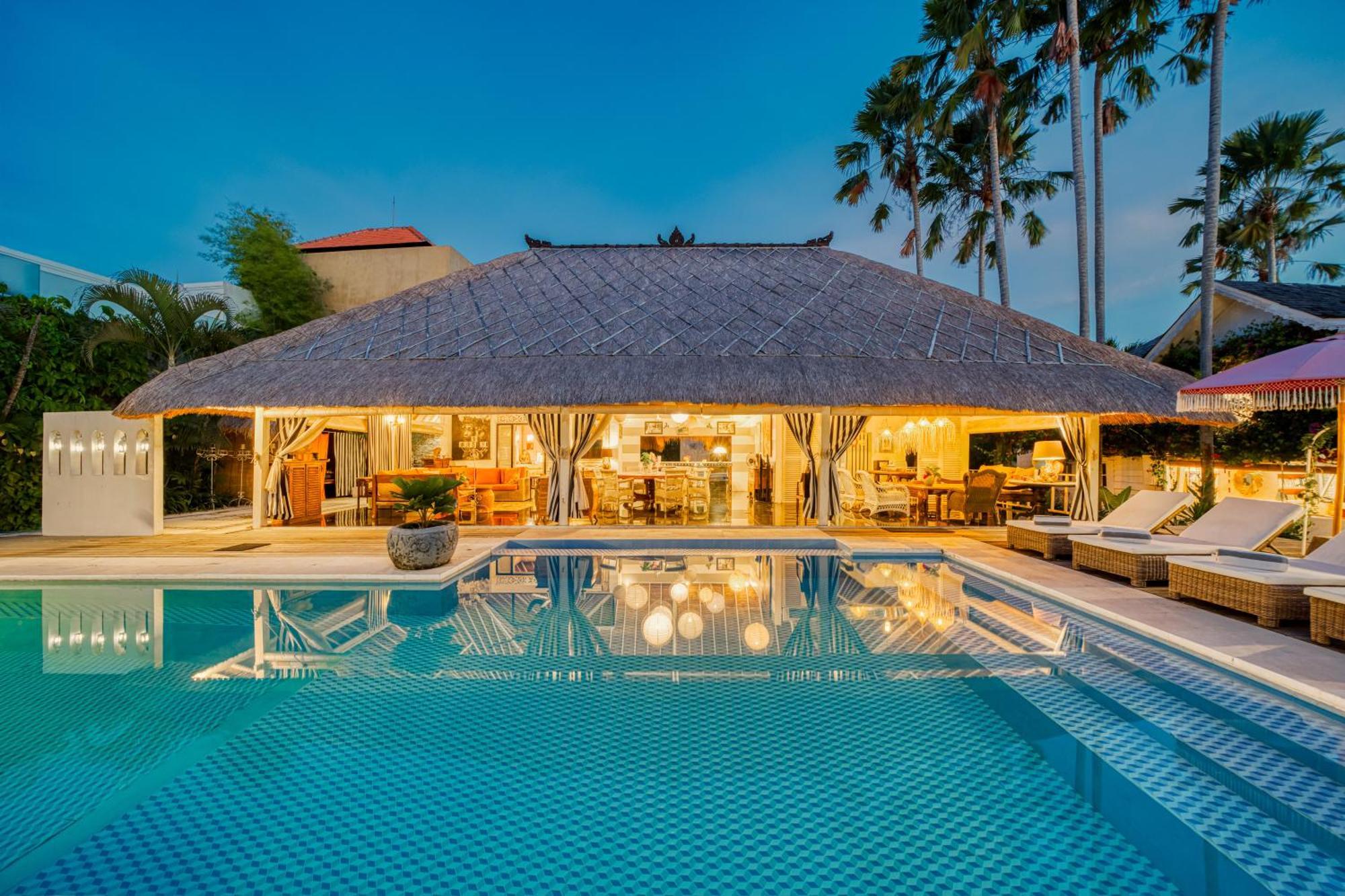 Villa Kalis, 10 Bedroom Family And Group Villa เซมินยัค ภายนอก รูปภาพ