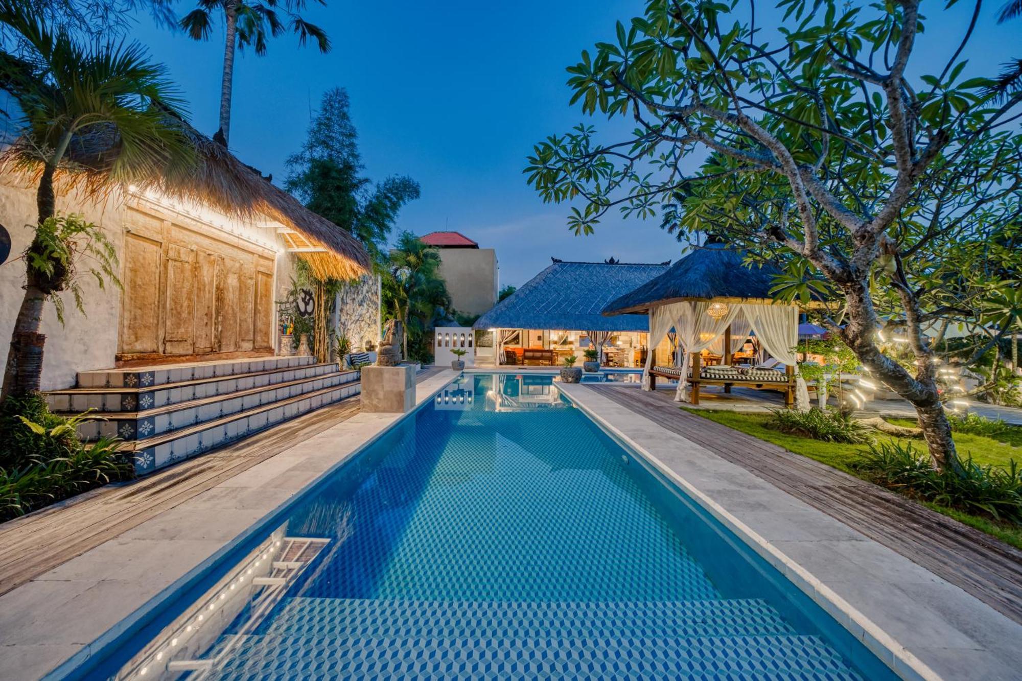 Villa Kalis, 10 Bedroom Family And Group Villa เซมินยัค ภายนอก รูปภาพ