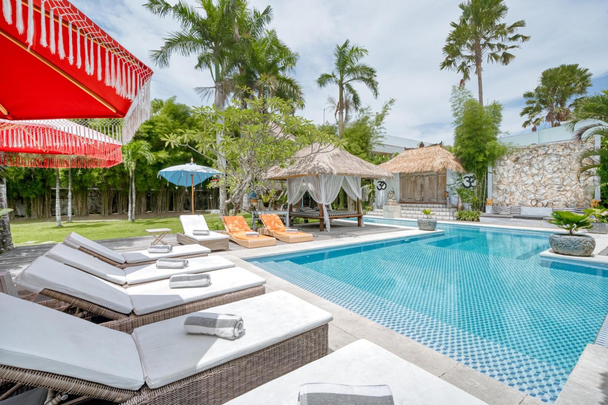 Villa Kalis, 10 Bedroom Family And Group Villa เซมินยัค ภายนอก รูปภาพ