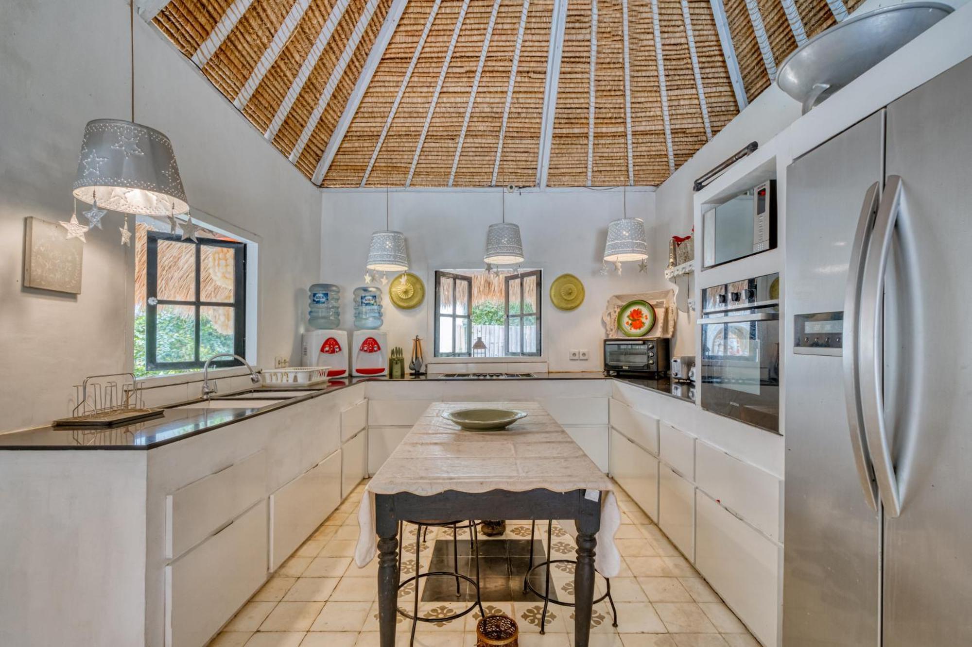 Villa Kalis, 10 Bedroom Family And Group Villa เซมินยัค ภายนอก รูปภาพ