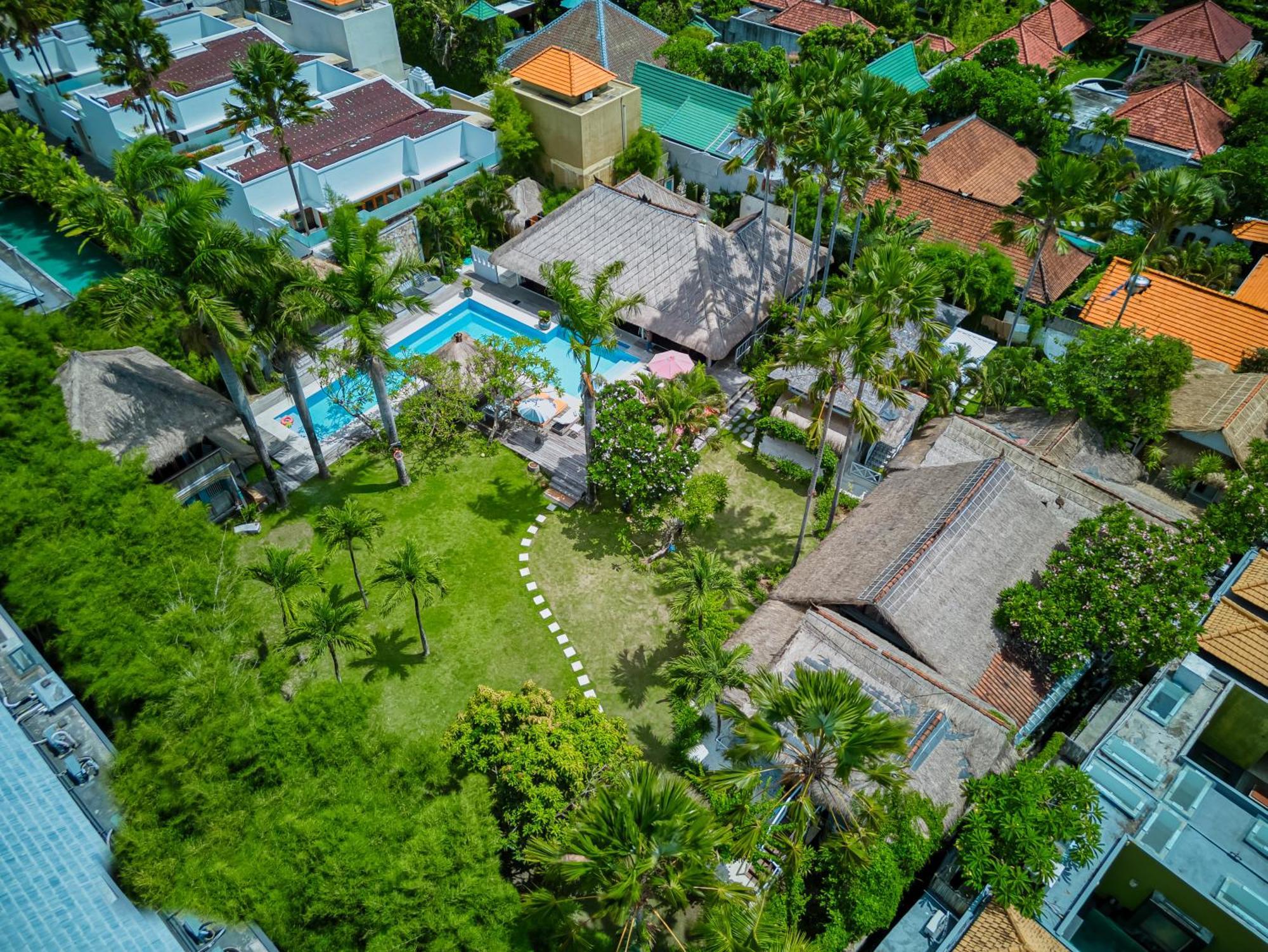 Villa Kalis, 10 Bedroom Family And Group Villa เซมินยัค ภายนอก รูปภาพ